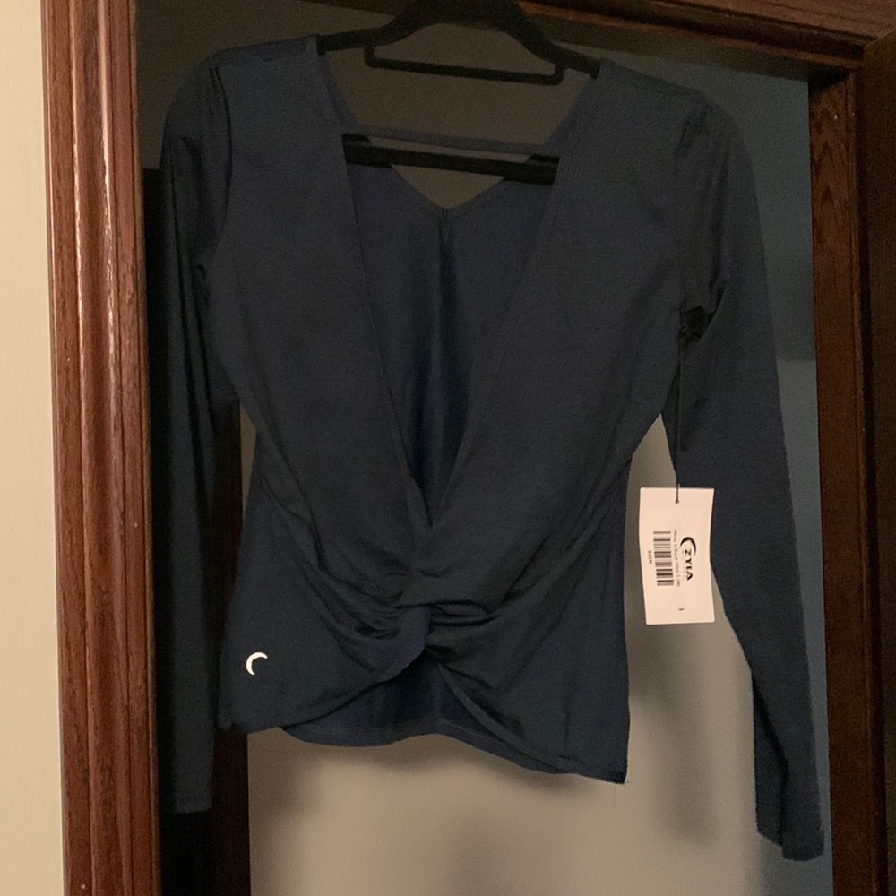 Zyia V Back vibe T